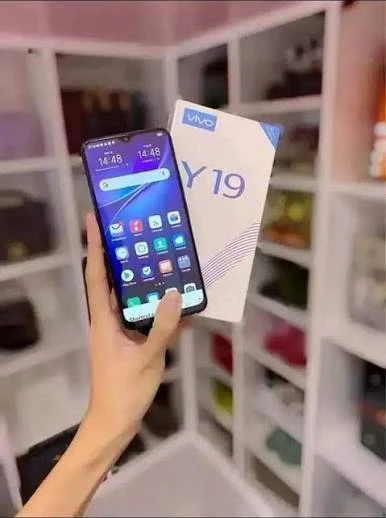 VIVO Y19